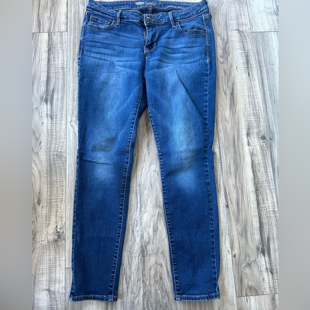 Old Navy Rockstar Skinny Leg Jeans in Size 14